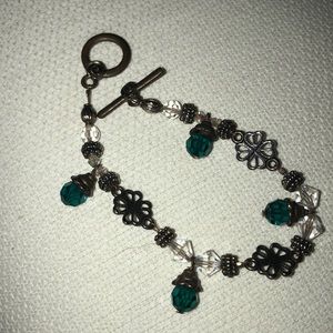 Linking saint Patrick’s clover lucky bracelet.